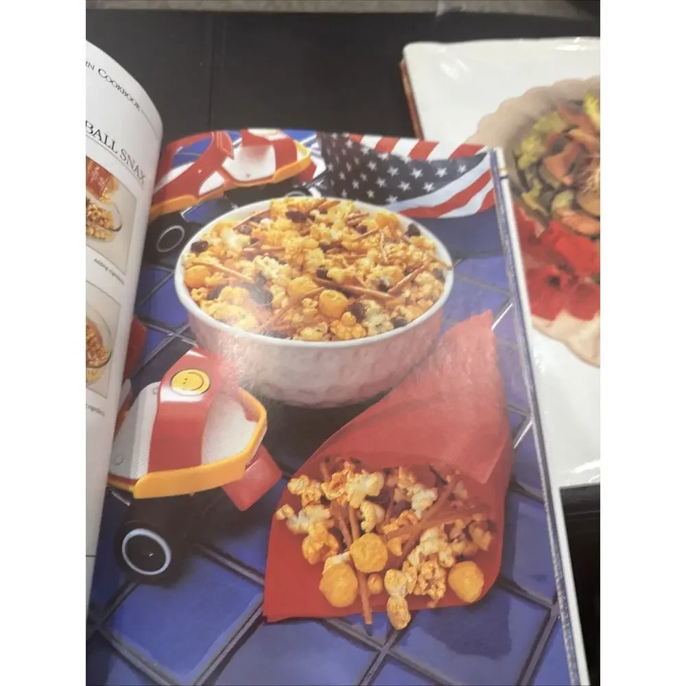 Lot Of 2 Cookbooks For entertaining Redenbacher’s popcorn & party entertaining